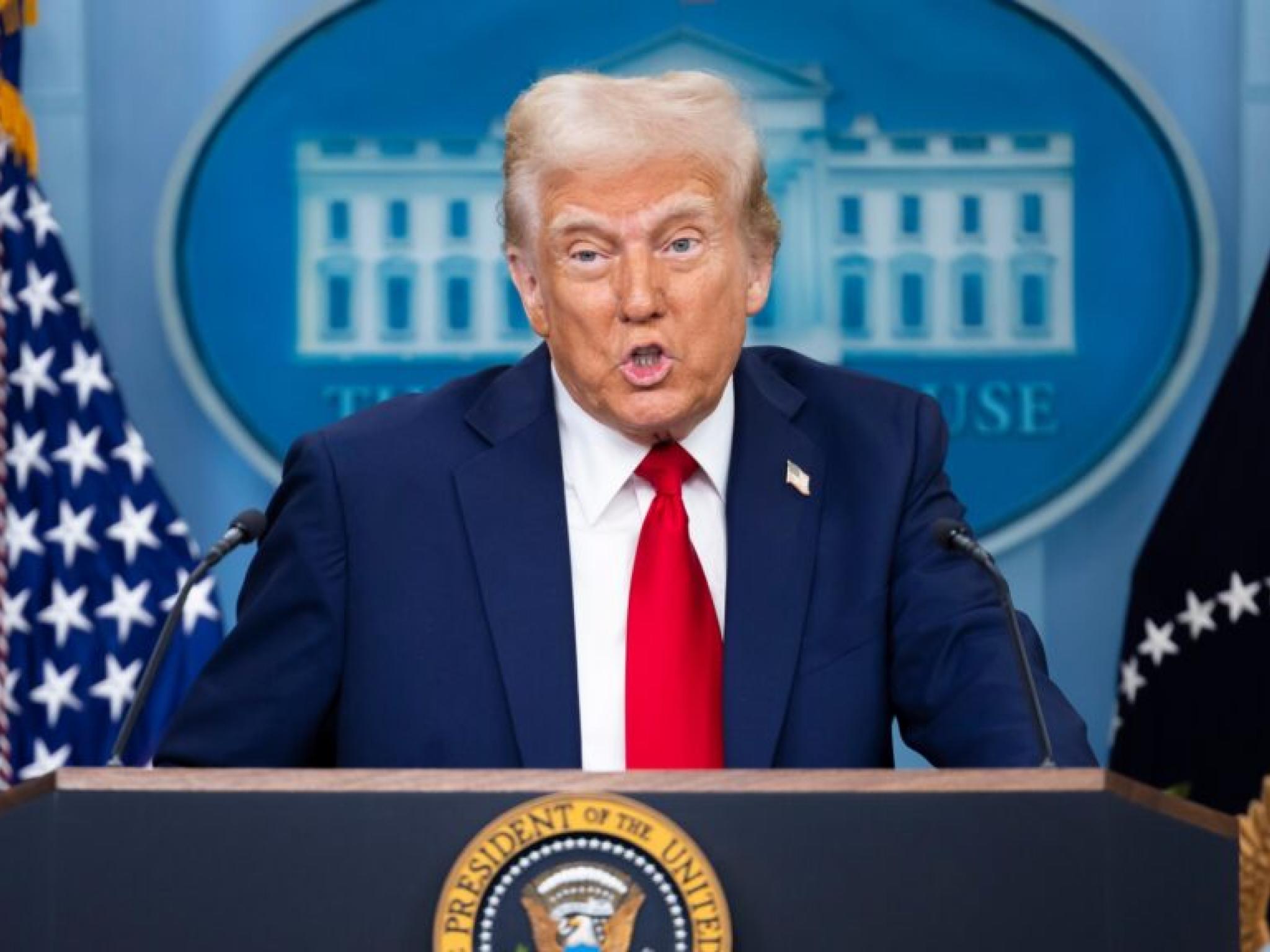 Trump Administration Set To Ease Big Bank Rules Since 2008 Crisis: Here Are the Stocks And ETFs Investors Could Consider