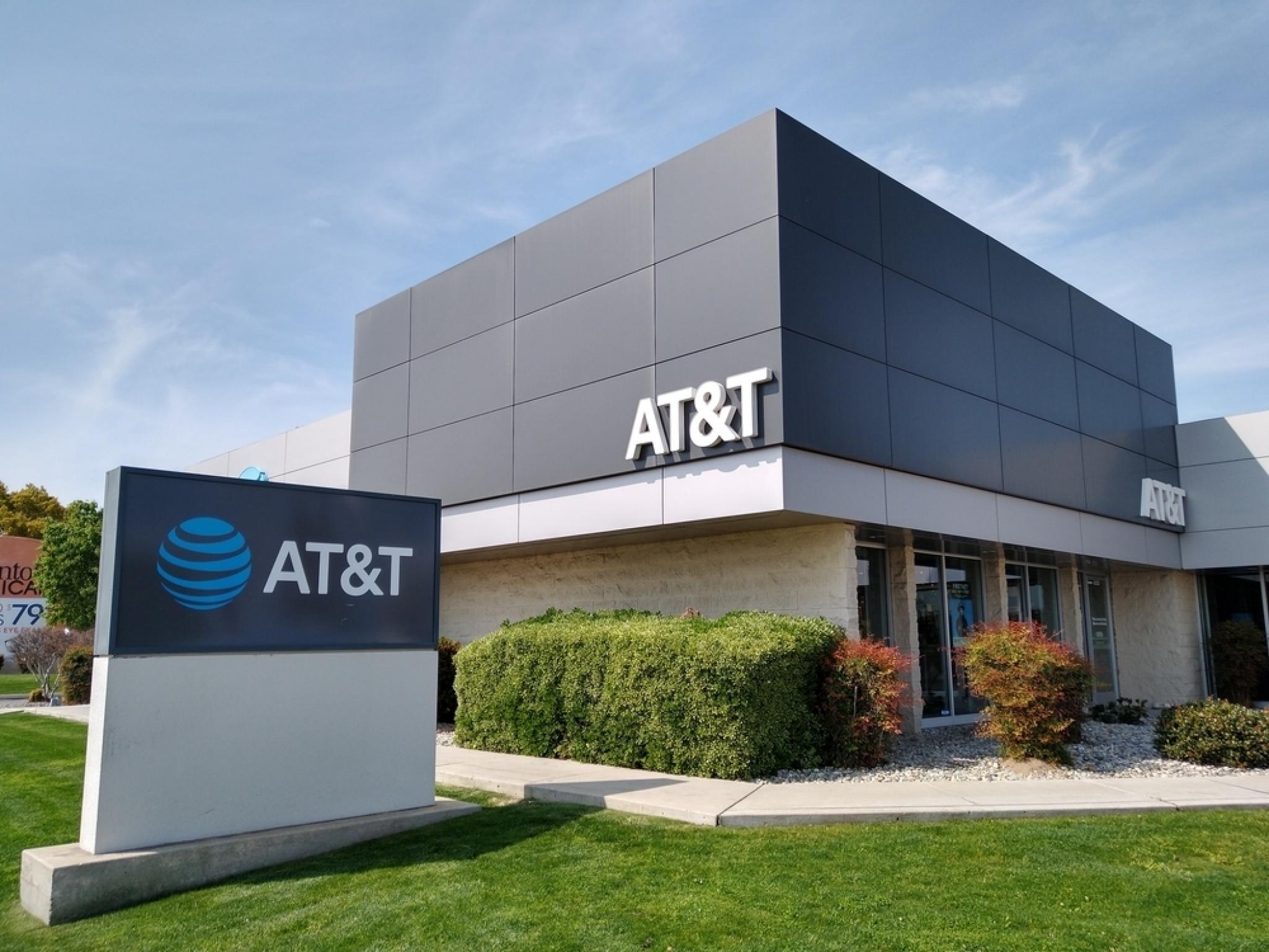 AT&T’s Discount Bundles Fuel Subscriber Gains, Tax Savings to Supercharge Fiber Expansion