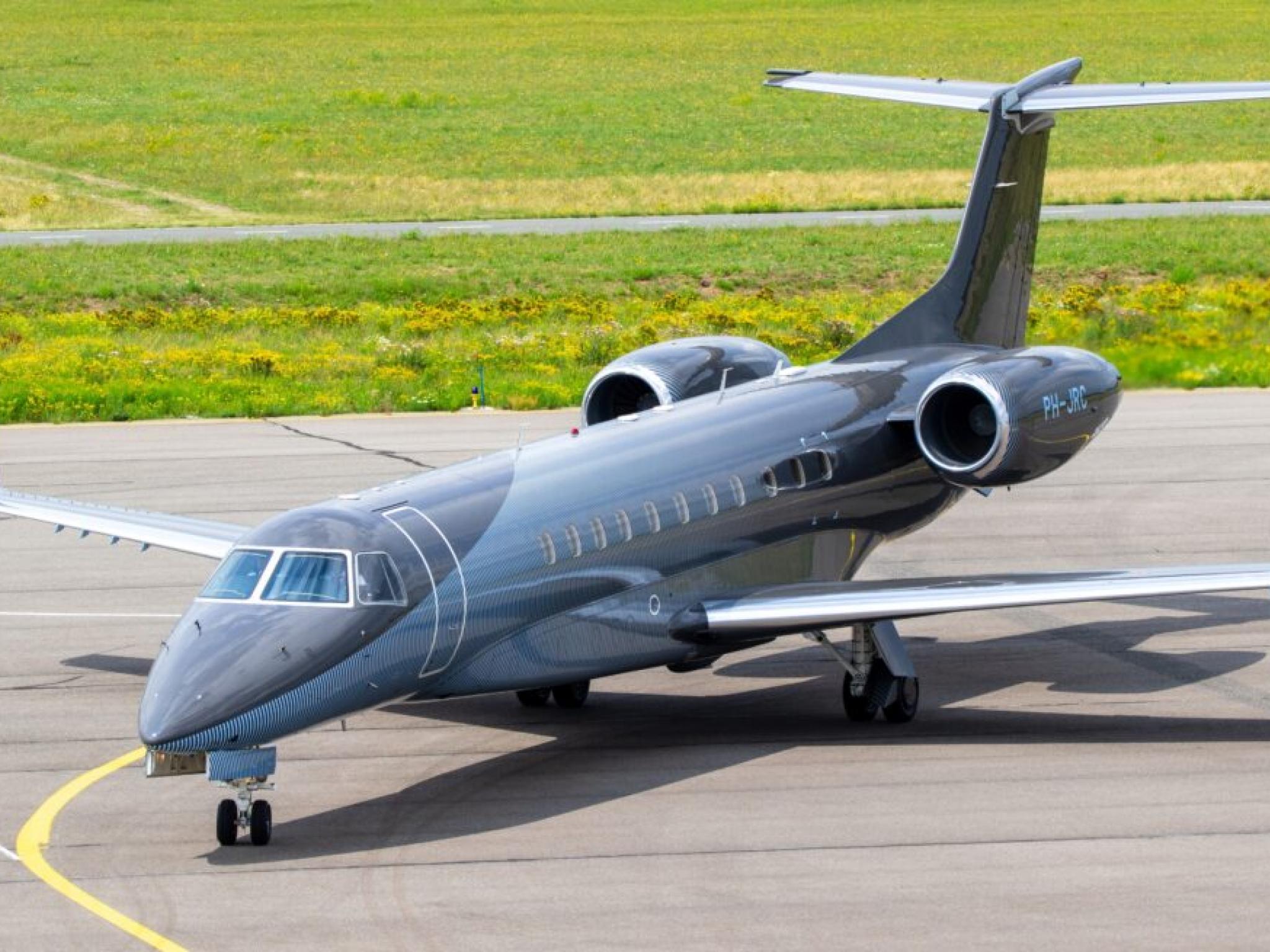 Trump’s 50% Tariffs Send This Jet Maker Into A Tailspin