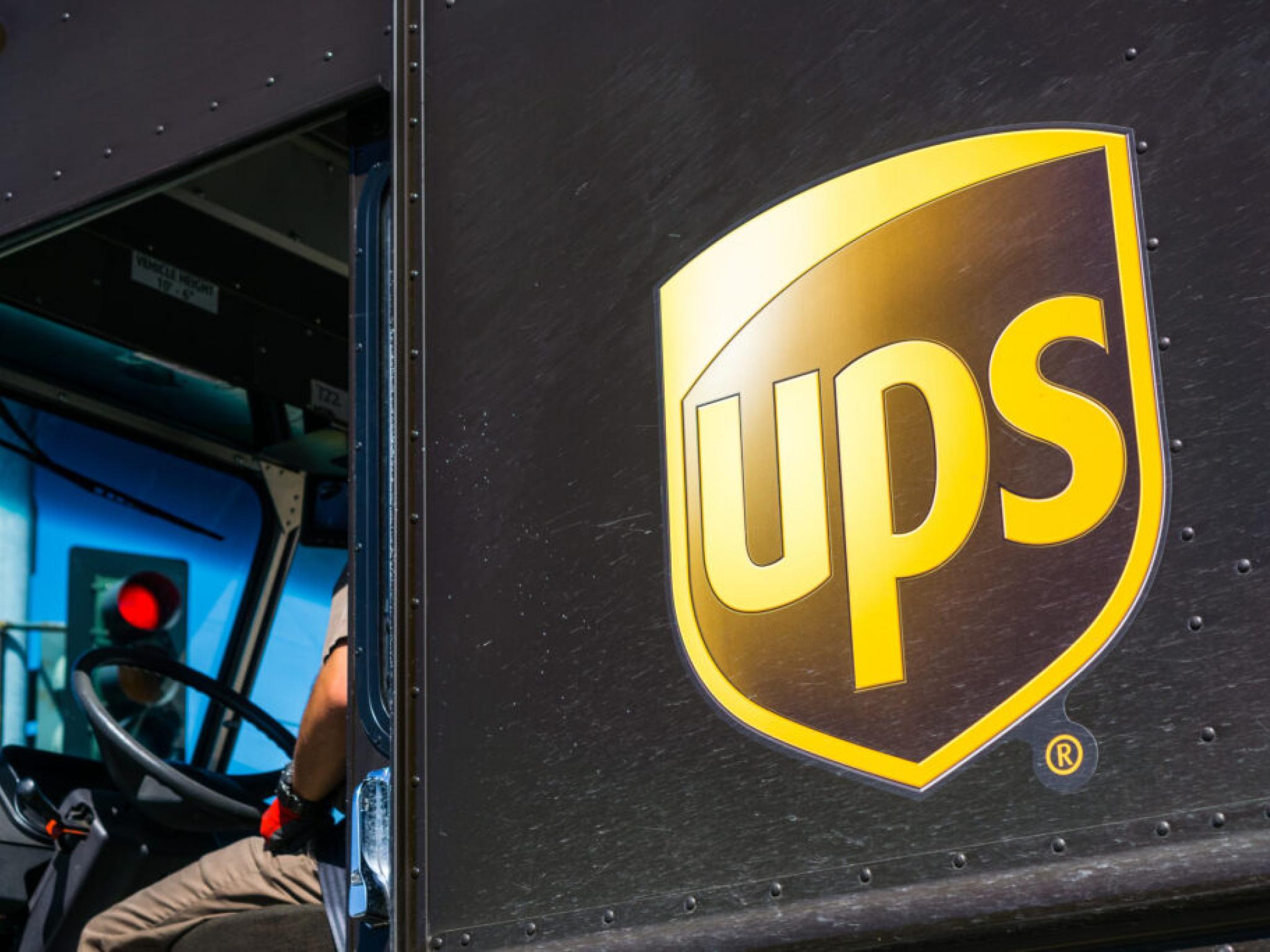 Wall Street’s Most Accurate Analysts Spotlight On 3 Industrials Stocks with Over 6% Dividends